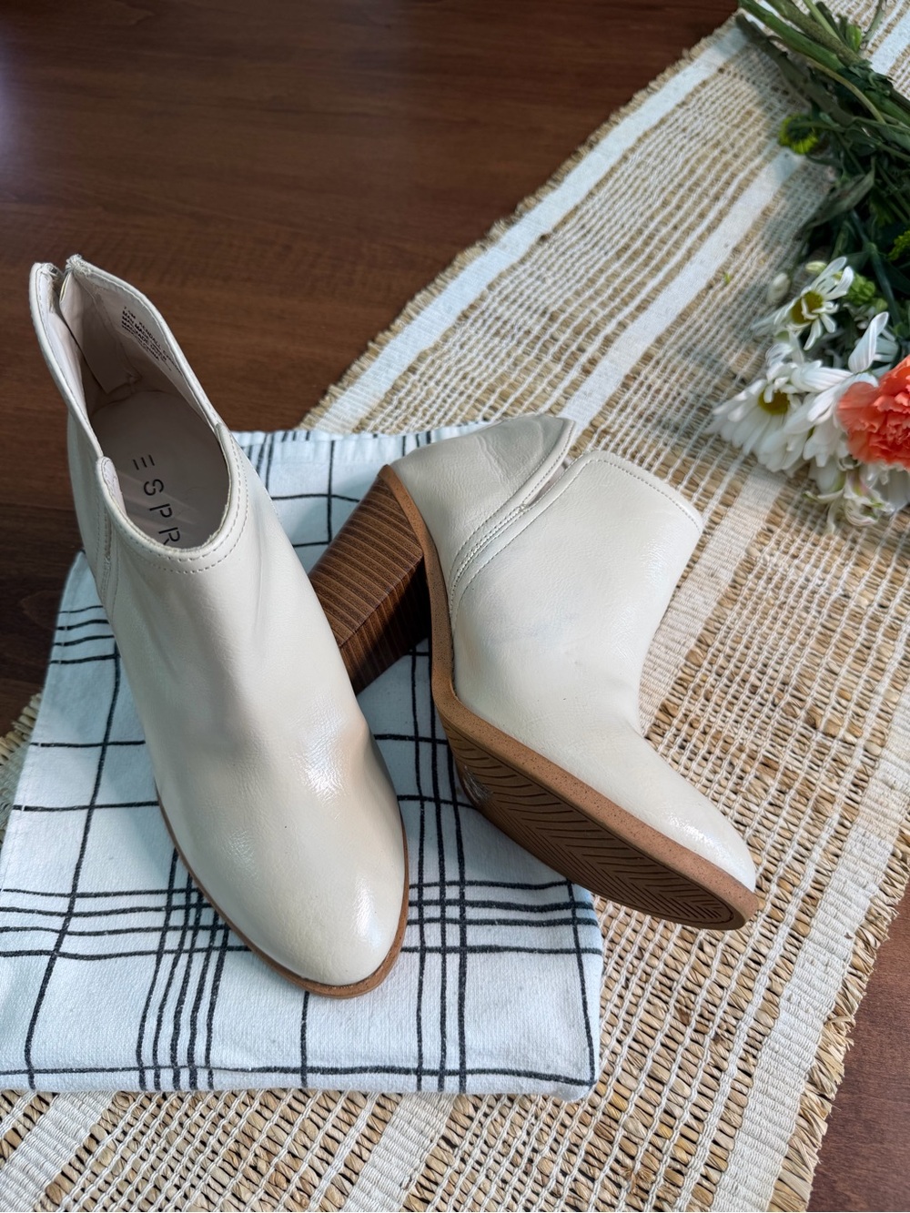 Esprit Kendall Ankle Booties, style E2KED20P, in Bone/cream